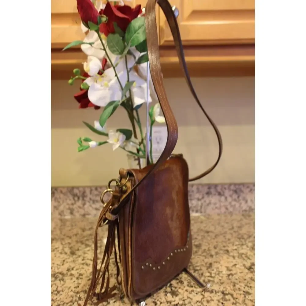 NOA GENUINE LEATHER BROWN COW FUR FRINGED SADDLE CROSSBODY BAG (PU700